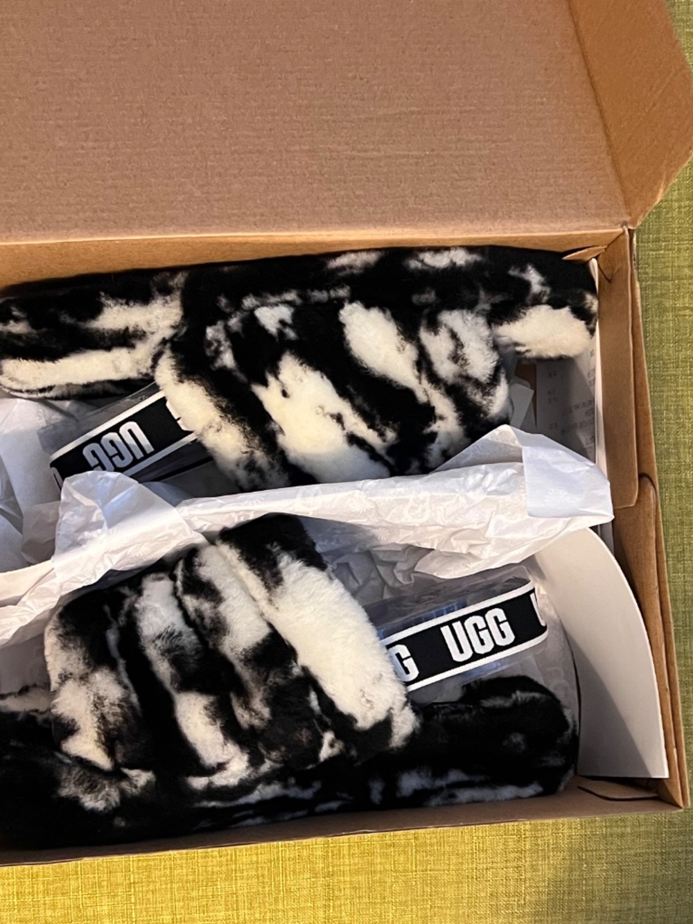 Ugg Slides - Picture 3 of 3